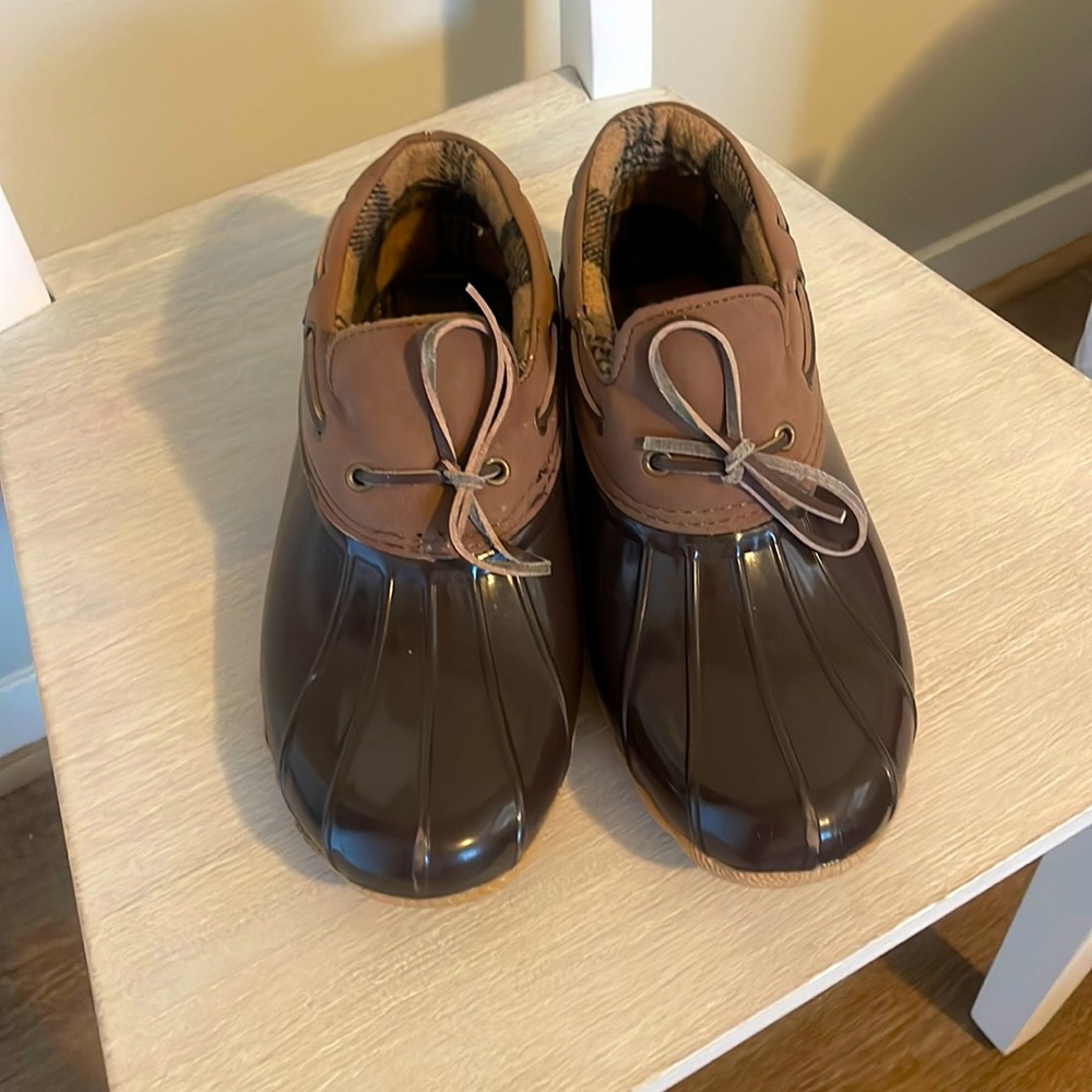 Sketchers duck shoes rain /snow shoes